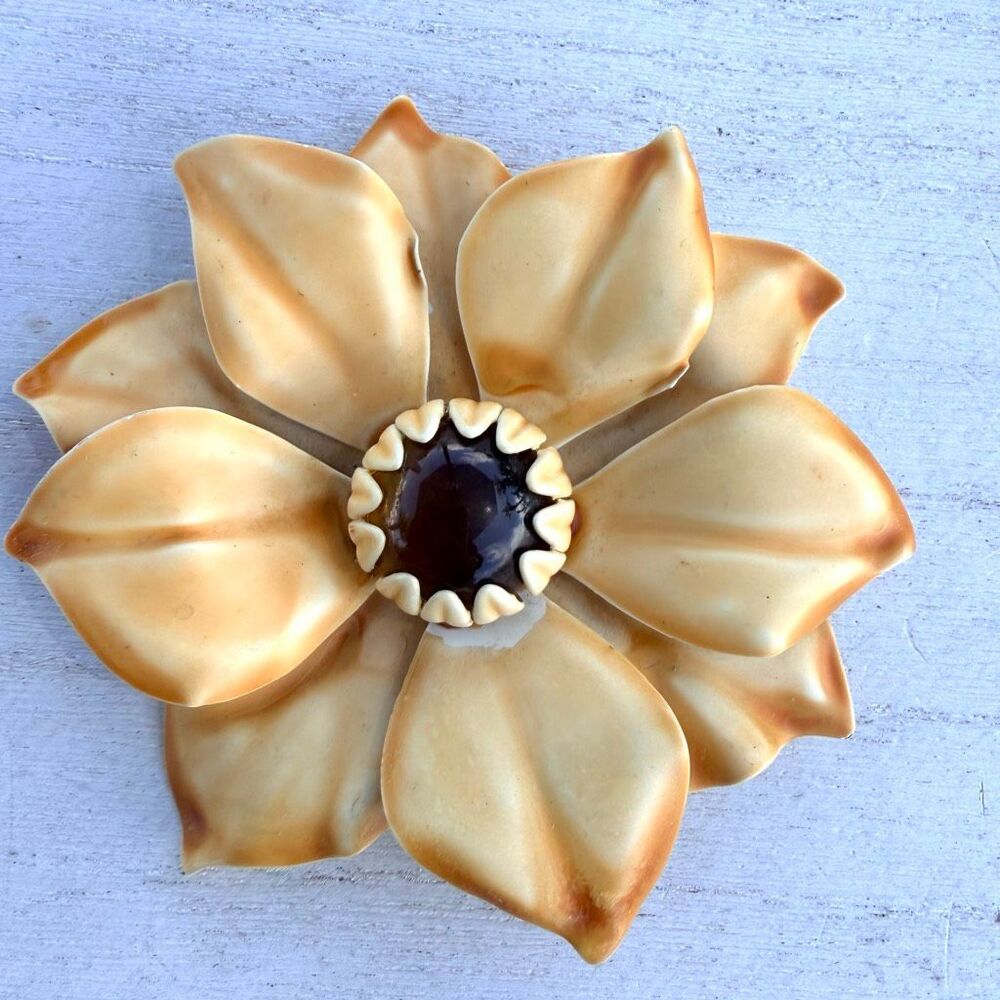 BED Large Vintage Enamel Flower Brooch Amber Lucite Statement Pin